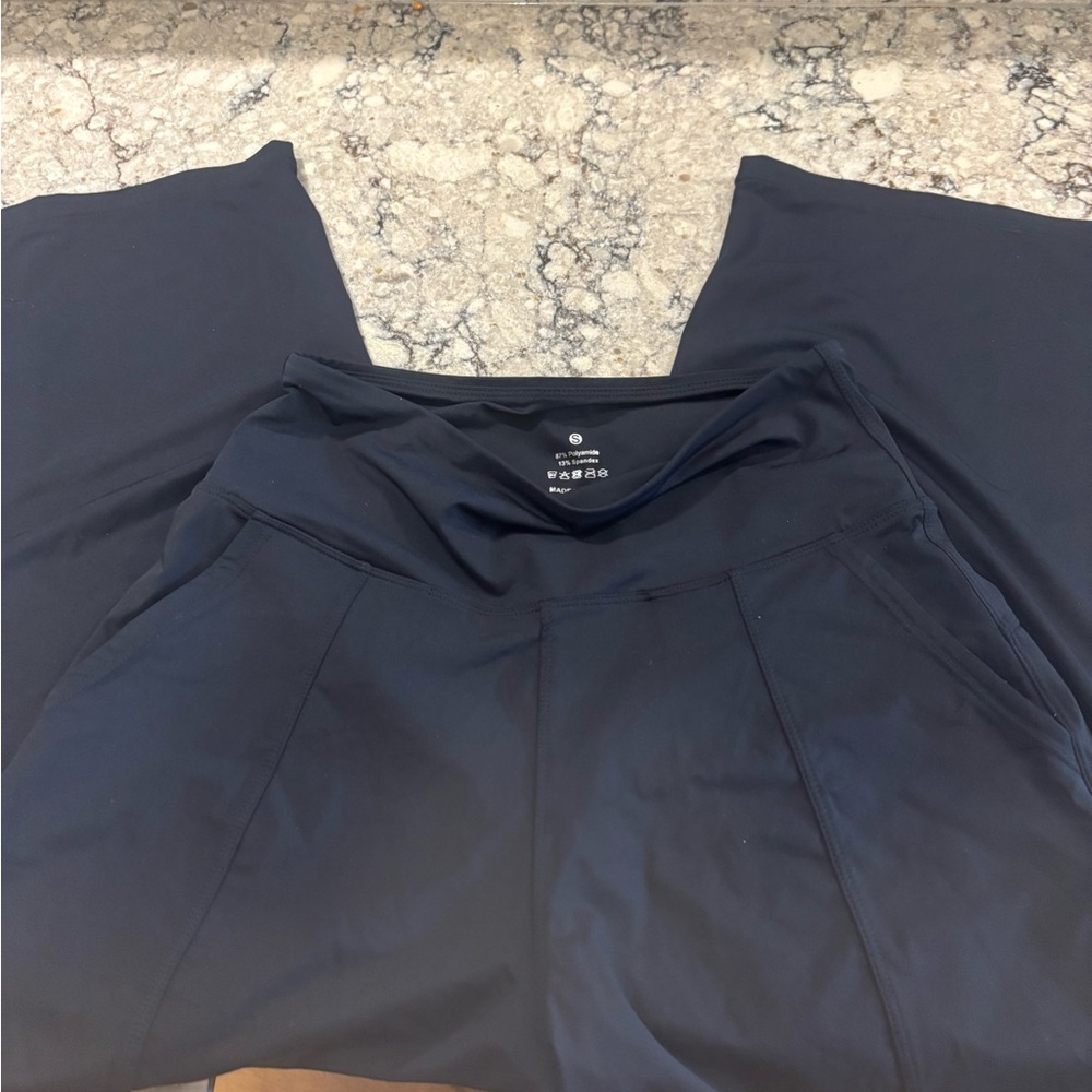 Black Wide-Leg 3/4 Pants new size small